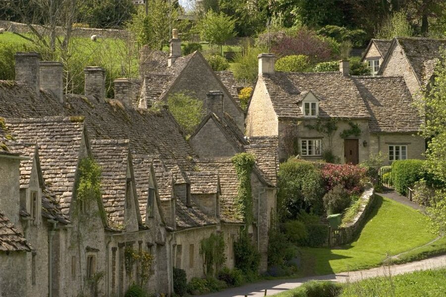 From London: Full-Day Cotswolds Small-Group Tour - Bourton-on-the-Water: riverside bridges and lunch break
