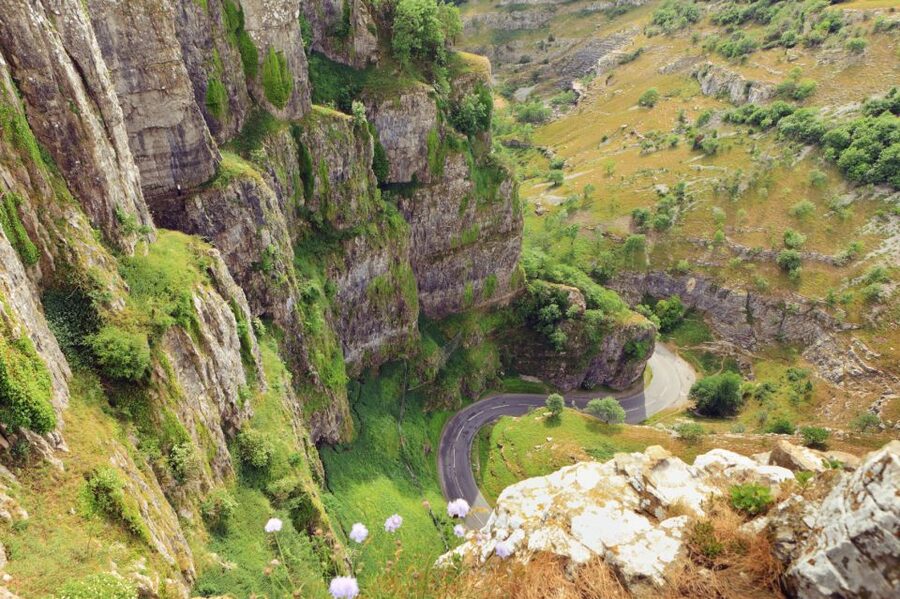 From London: Glastonbury and Cheddar Gorge Guided Day Trip - Coach comfort, timing pressure, and how to handle the long return to London