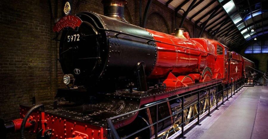 From London: Harry Potter Family Package with Transfers - Food, café stops, and keeping the 4-hour studio clock on your side