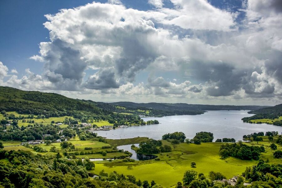 From London: Lake District Tour with Cream Tea & Cruise - Langdale Valley drive: u-shaped glacial views on a tight schedule