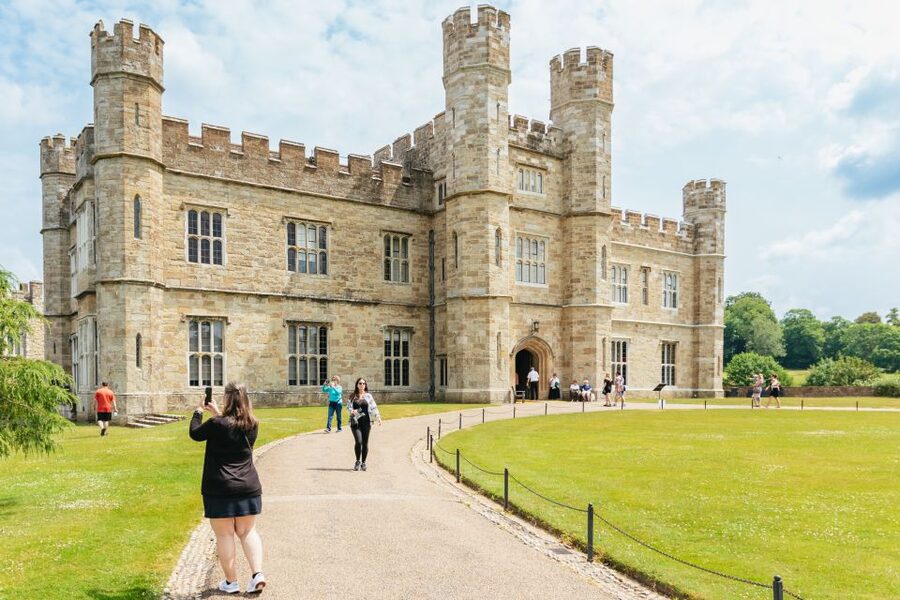 From London: Leeds Castle, Canterbury Cathedral & Dover - Leeds Castle: early, peaceful access and the Lady Baillie Garden