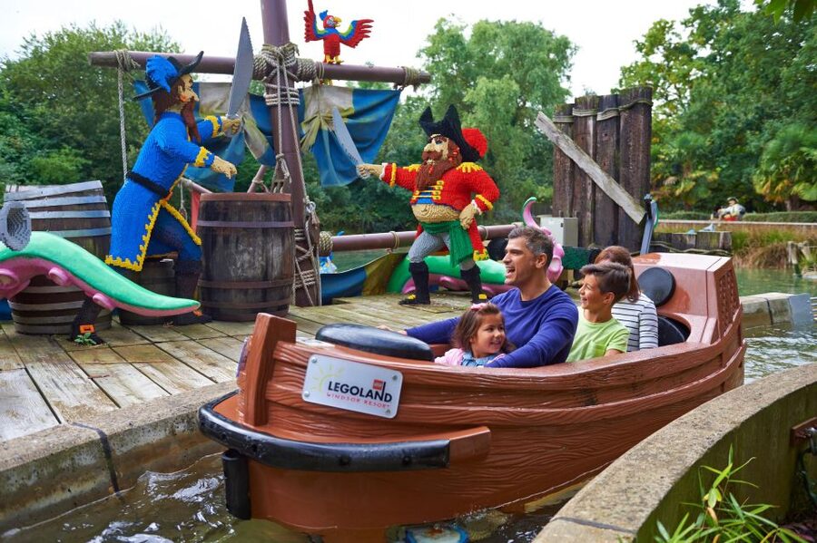 From London: LEGOLAND® Windsor Resort Entry & Coach Transfer - The superior coach ride: Wi‑Fi, USB charging, and a real assistant