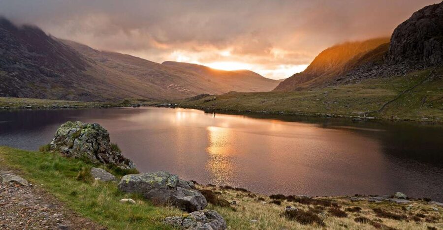 From London: North Wales, Snowdonia & Caernarfon Castle Tour - Price and value: what $349 includes (and what it doesn’t)