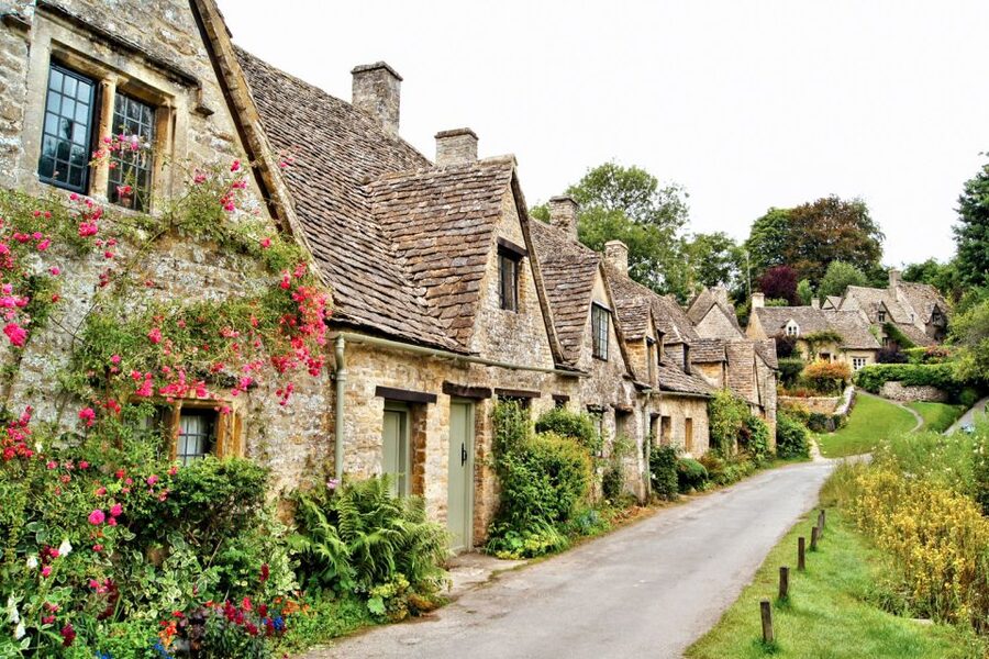 From London: Oxford and Cotswolds Villages Day Trip - Transportation and Group Size: Comfortable Coach, Easy Flow