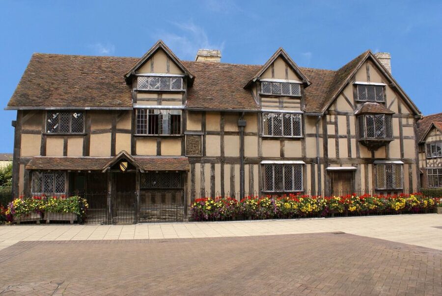 From London: Oxford, Stratford-upon-Avon & Cotswolds Trip - From Victoria Coach Station to a One-Day England Checklist