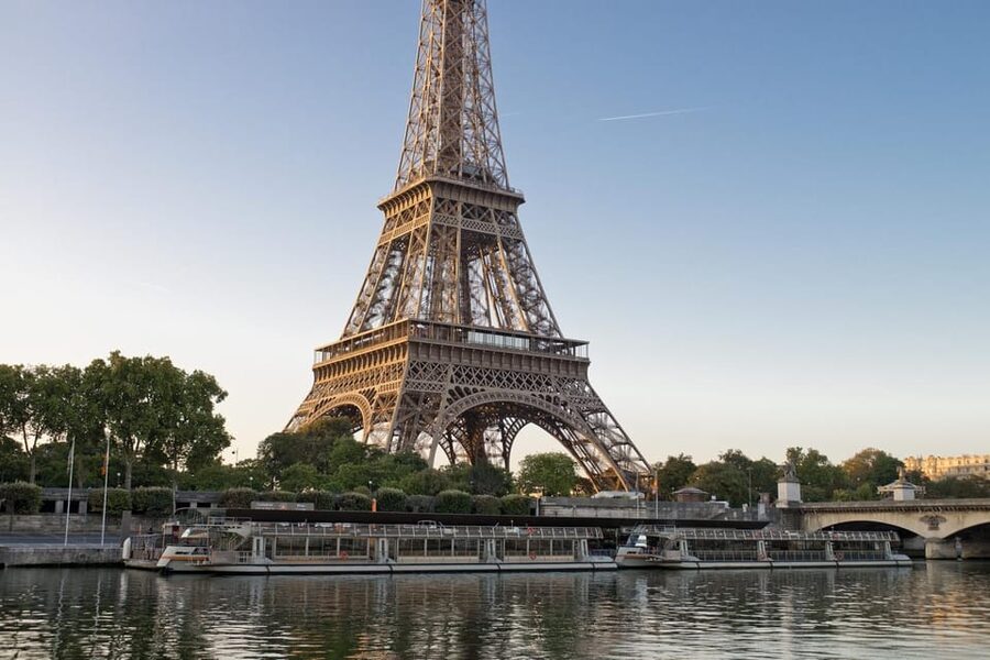 From London: Paris by Rail with Sightseeing Bus and Cruise - The hop-on hop-off bus: your control knob for famous Paris