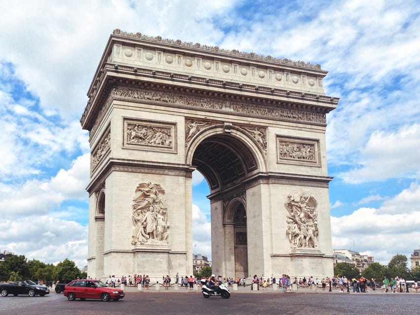 From London: Paris by Rail with Sightseeing Bus and Cruise - Seine cruise + Pont Neuf: the time-slowing payoff