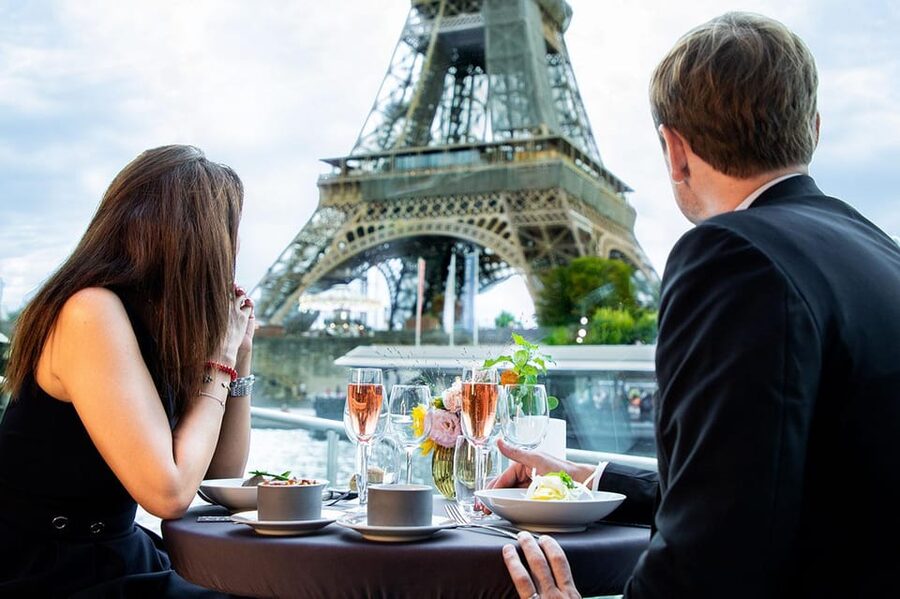 From London: Paris Tour with Sightseeing Bus & Lunch Cruise - Eurostar morning to Gare du Nord: the rhythm of the day