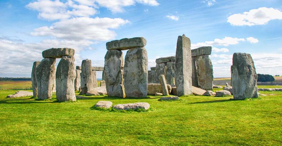 From London: Private Trip to Stonehenge with Hotel Transfer - The 6-Hour Plan: Pickup, Scenic Road Time, and Your Return to London