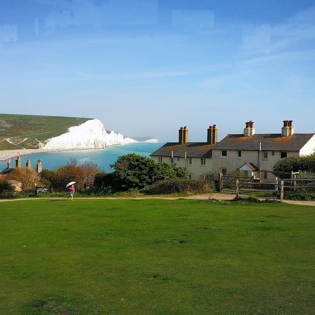 From London: Seven Sisters and Brighton Full-Day Tour - London Bridge to Brighton: the train that sets the tone