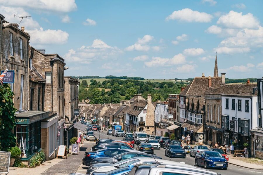 From London: Small Group Cotswolds Villages Tour - What you get on board: headsets, USB ports, and the Wi-Fi question