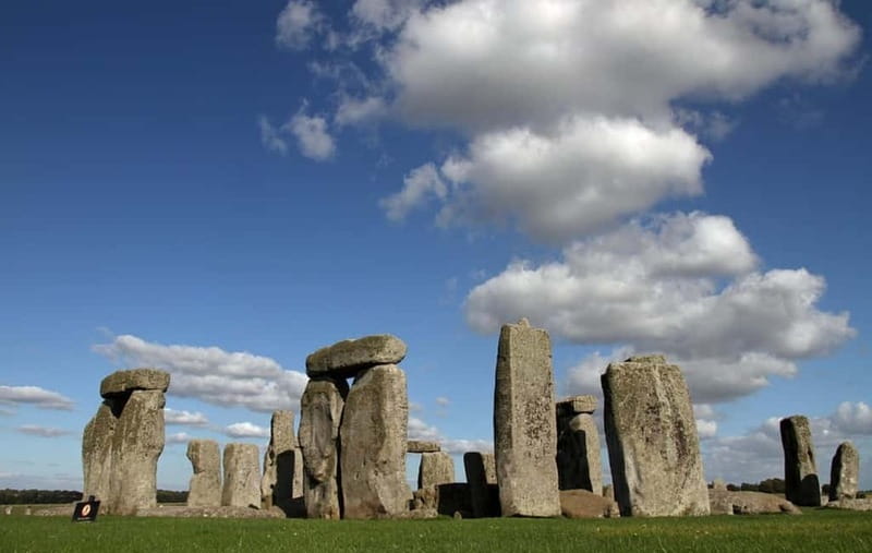 From London: Stonehenge and Oxford Day Tour With Admission - From South Kensington to Stonehenge: the early start is the whole trick