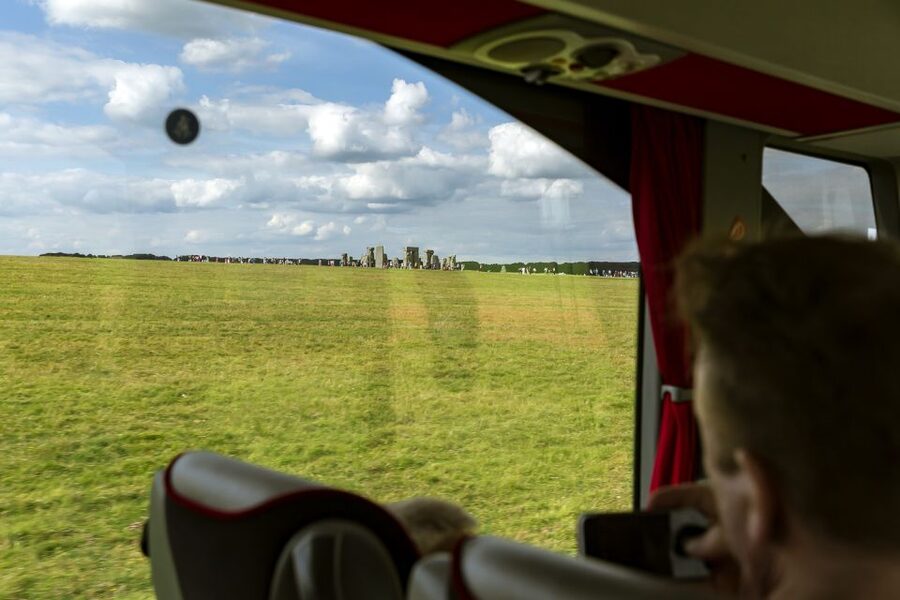 From London: Stonehenge Half-Day Tour - From Victoria Coach Station to Salisbury Plain: the trip starts smoothly