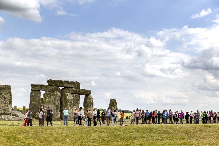 From London: Stonehenge Half-Day Tour - Arriving at Stonehenge: a host hands you the keys