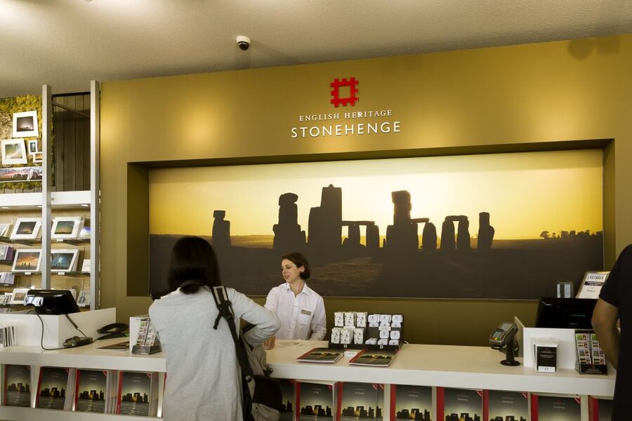 From London: Stonehenge Half-Day Tour - The return to London: Victoria drop-off and traffic reality