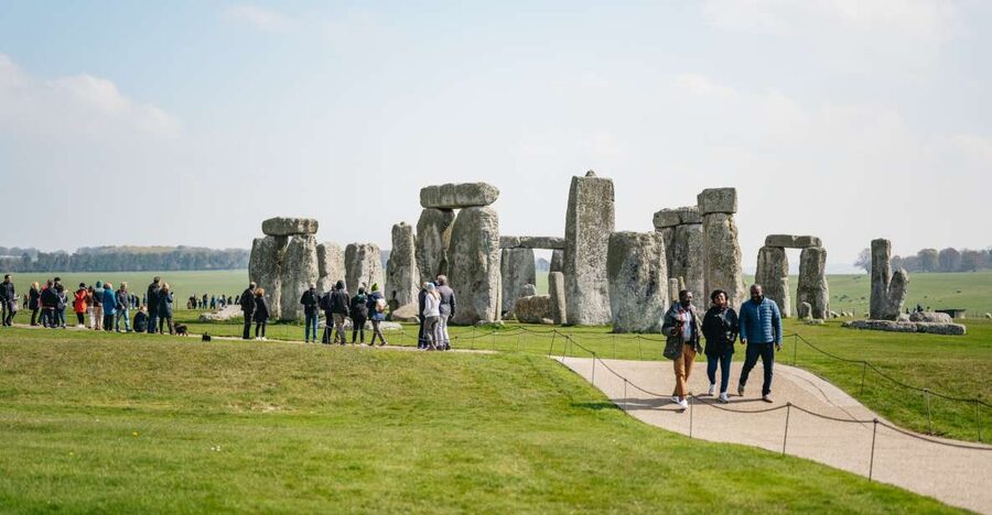 From London: Stonehenge Half-Day Trip - Audio guide setup: headphones, your phone, and better listening