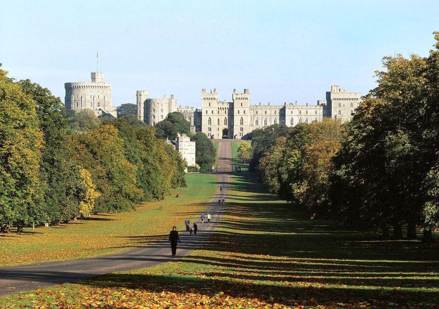 From London: Stonehenge Inner Circle and Windsor Day Trip - Getting from London: what the coach is like in real life