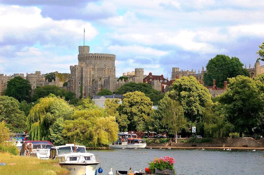 From London: Stonehenge Inner Circle and Windsor Day Trip - The Windsor choice that decides the whole afternoon