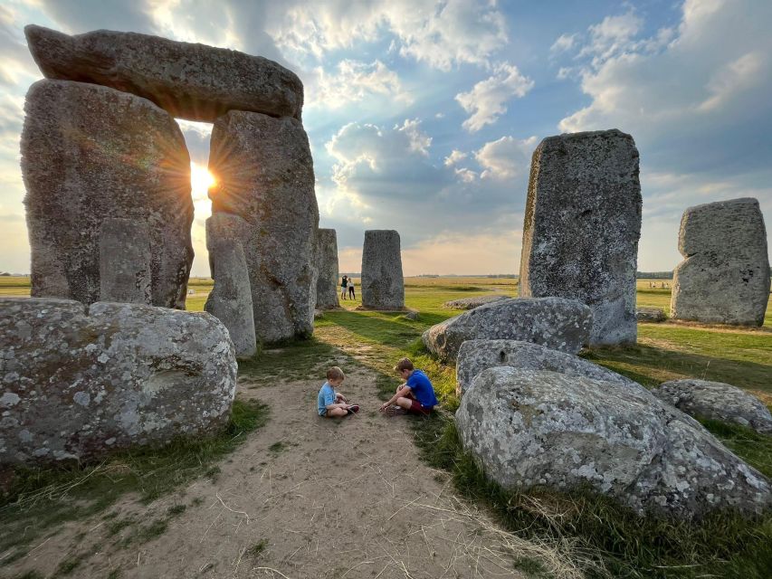 From London: Stonehenge Private Inner Circle Tour with Bath - The London-to-Southwest logistics: comfort, timing, and group size