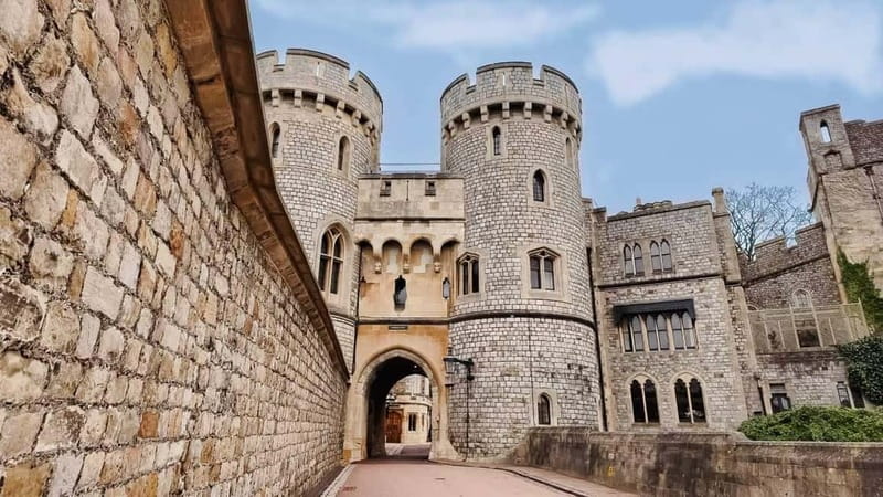 From London: Stonehenge & Windsor Castle Tour with Tickets - Getting from London: the coach, the timing, and the tone