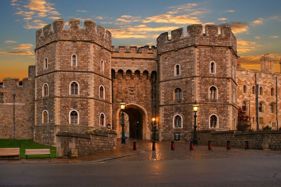 From London: Windsor Castle Royal Afternoon Sightseeing Tour - Tastecard and Coffee Club: the money-saver only if you plan to use it
