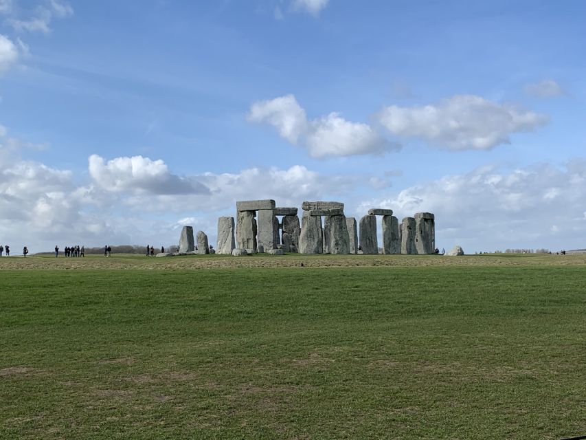 From London: Windsor Castle & Stonehenge Private Day Trip - Lunch at a Traditional Countryside Pub: Choose How Relaxed You Want the Afternoon