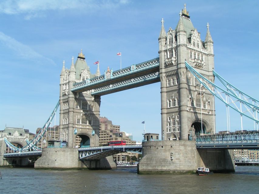 Full-Day London Experience: Tower, St. Pauls, Cruise & Guard - Big Ben and the Houses of Parliament Photo Stop: quick, useful orientation