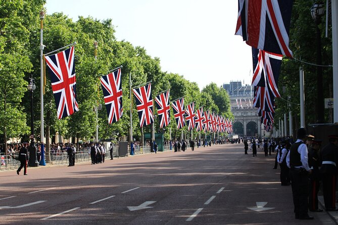 Full Day London Private Tour with Admissions to Iconic Landmarks - Tower of London: Crown Jewels and the kind of time you can actually spend