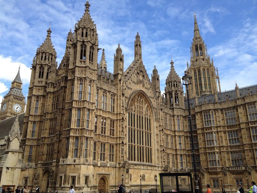 Full Day London Tour in a Private Vehicle with Admission - Tower Bridge and the Tower of London: your crown-jewel focus