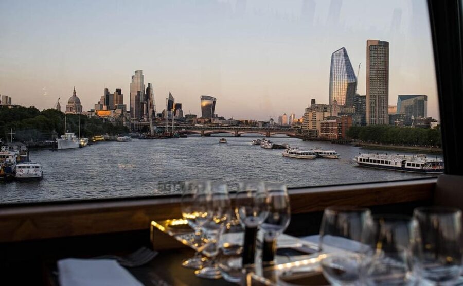 Gastronomic 6-course fine-dining dinner on Luxury London Bus - Luxury London Bus + Panoramic Roof: The View Part