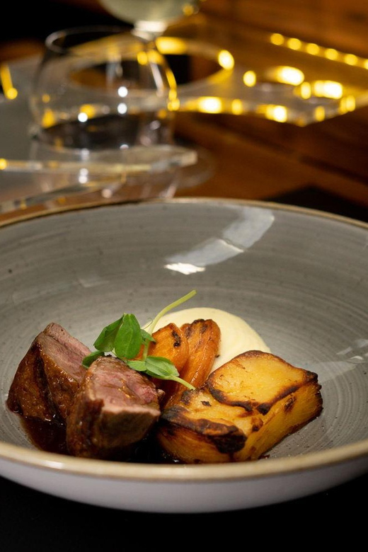 Gastronomic 6-course fine-dining dinner on Luxury London Bus - Timing Your 3 Hours: Dinner While the City Rolls Past