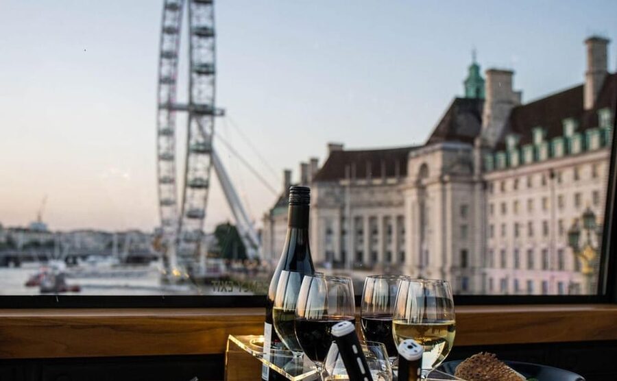 Gastronomic 6-course fine-dining dinner on Luxury London Bus - The 6-Course British-French Menu by Ignazio Nuccio