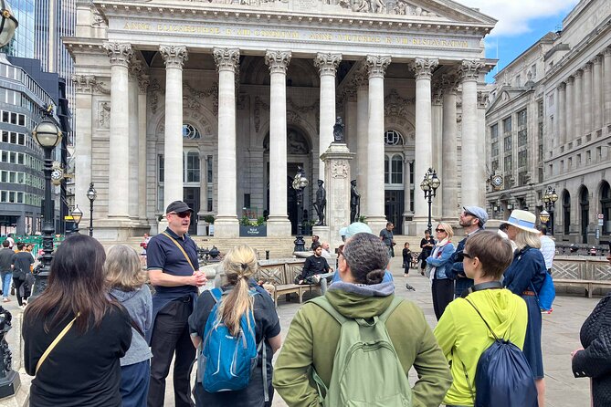 Ghosts, Gore & Other Ghasty Stories in the City of London - Holy Sepulchre Church, Black Dog Legend, and Nightlife Ghost Echoes