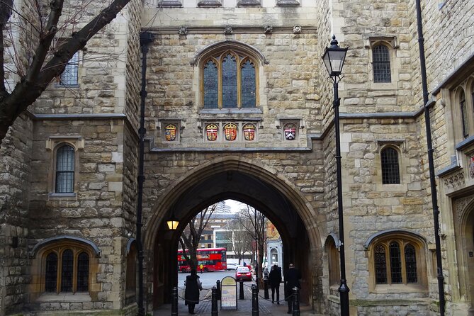 GRAILTRAIL: Quest for the Holy Grail (Self-Guided Adventure Walk) - A Grail quest that feels like a London puzzle walk