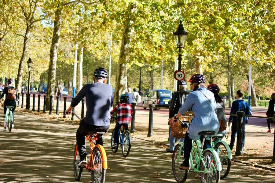 Grand London Half-Day Bicycle Tour - Bikes, helmets, lights, and that real-world safety feeling