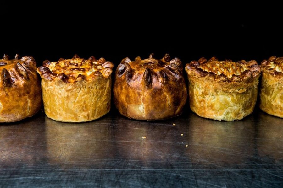 Great London Food Tour: South Bank, 3 Markets & Brick Lane - Where you meet: Bankside, the Globe, and an easy start