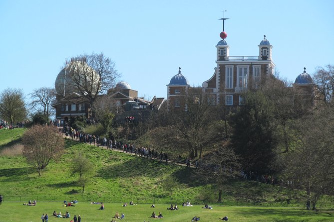 Greenwich Highlights Private Half Day Tour - Meeting by the Thames: the walk toward Wren’s Old Royal Naval College