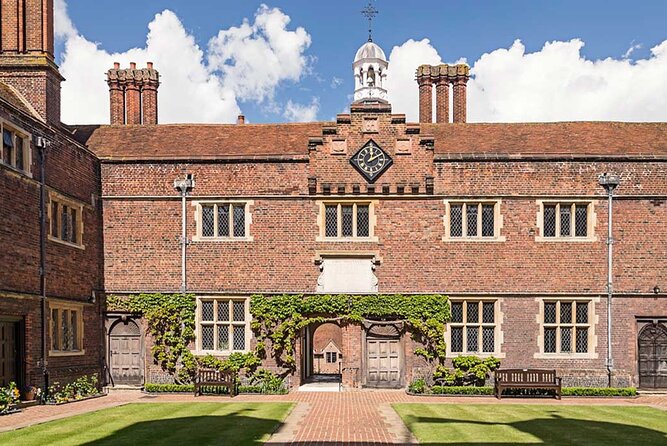 Guildford Walking Tour - Castle Gardens: how kings, queens, and prisoners share the same space