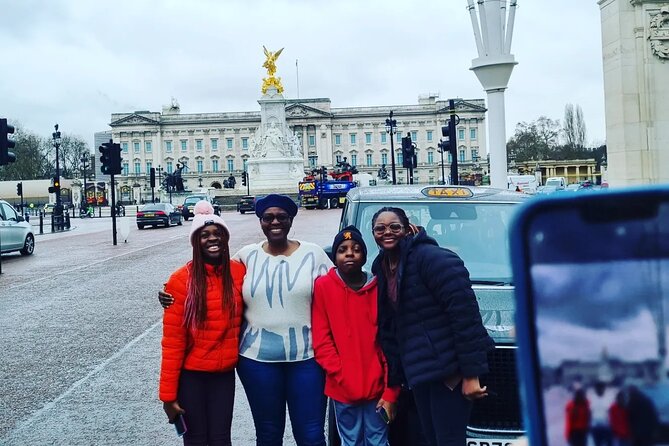 Half Day Big Sightseeing Tour of London - Abbey Road Studios and the zebra crossing: Beatles energy in real time