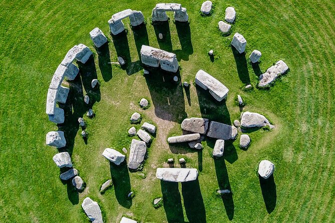 Half Day Stonehenge Tour from London - Group Tour Feel: Small Enough to Enjoy, Large Enough to Move