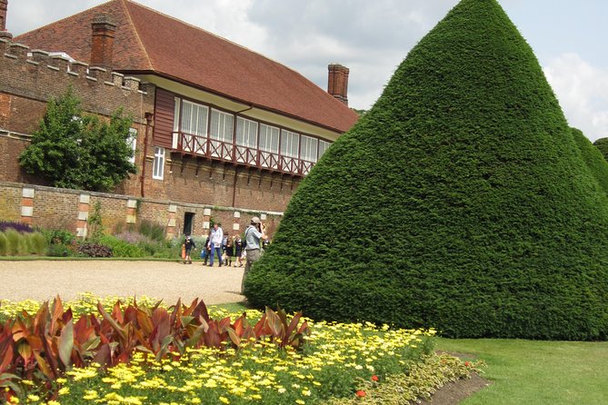 Hampton Court Palace 3hr tour: Henry VIII's & William III's intriguing Palaces - Practical tips to help you enjoy the tour more