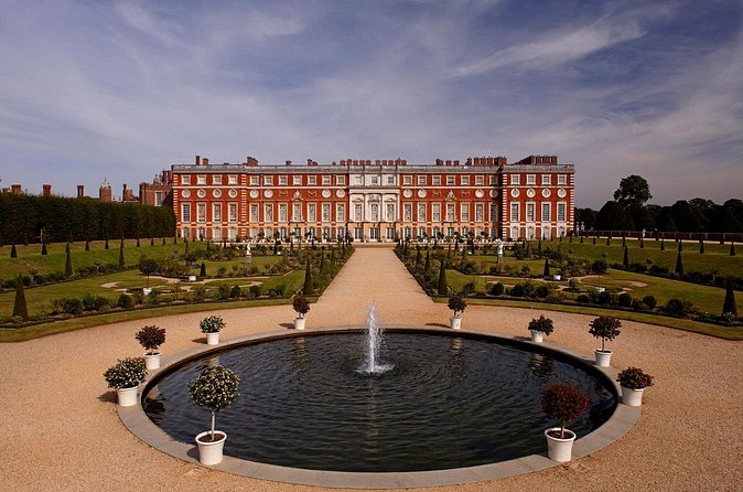 Hampton Court Palace Entrance Ticket - Gardens with real icons: Privy Gardens, Great Vine, and the Maze