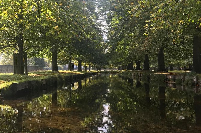 Hampton Court Palace Grounds Bike Tour - Bicycles, helmets, and what to watch for