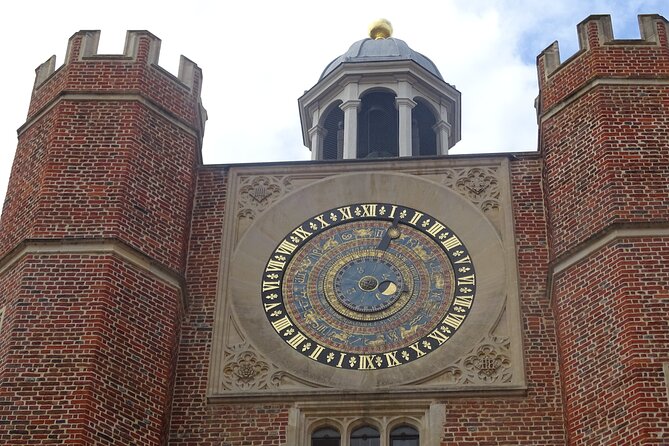 Hampton Court Palace Private Tour - discovering the excesses of Henry VIII - Haunted Gallery and Chapel Royal: tragedy, a queen’s story, and the replica crown