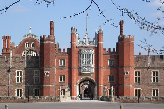 Hampton Court Palace Private Tour - Secrets of Henry VIII - Hampton Court in 90 Minutes: The Route and What You’ll Actually Get
