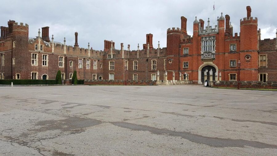 Hampton Court Palace Private tour With Fast Track Entry - Should you book this Hampton Court Palace private tour?