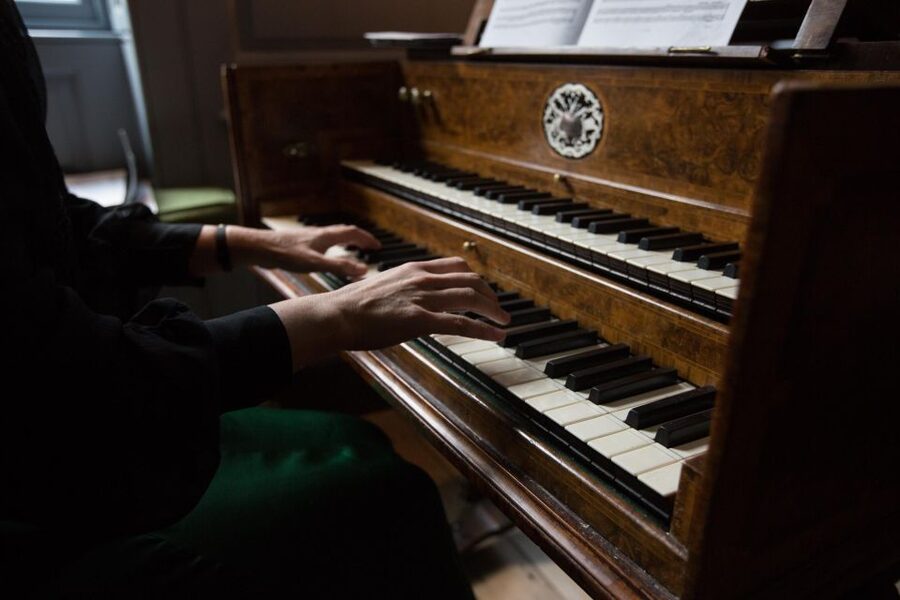 Handel Hendrix House Ticket - Amps, pedals, and Hendrix’s acoustic guitar: gear geeks will grin