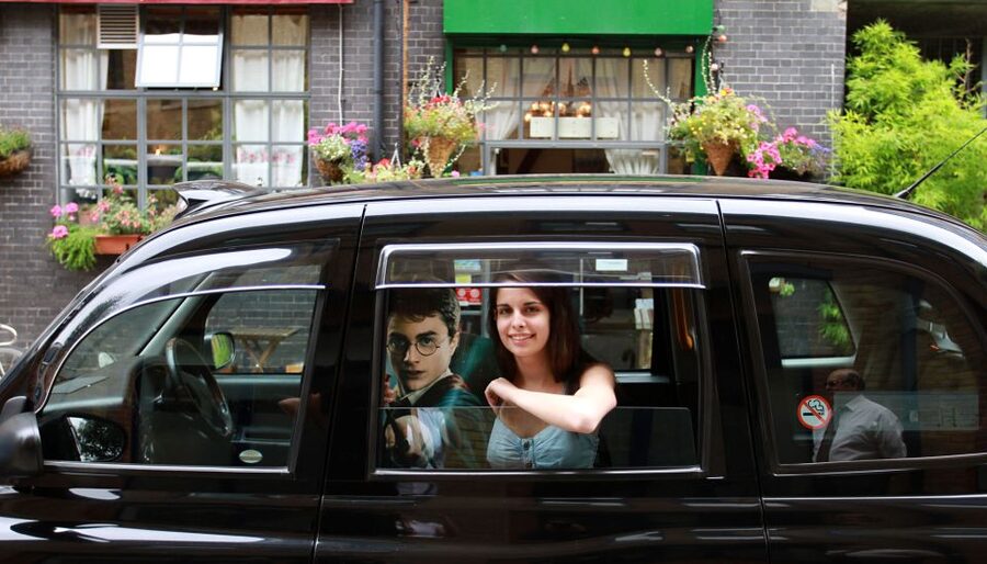 Harry Potter film locations Tour in London - Leaky Cauldron and Third Hand Book Emporium: where you can actually picture it