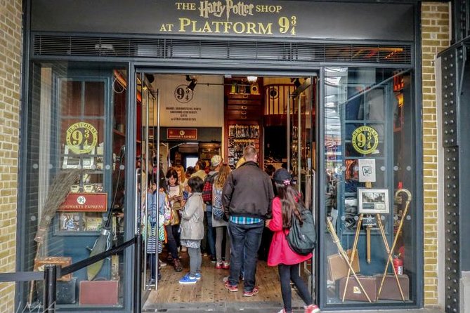 Harry Potter London Sights and Film Locations - Private Tour - The Palace Theatre area: where the stage meets Harry Potter