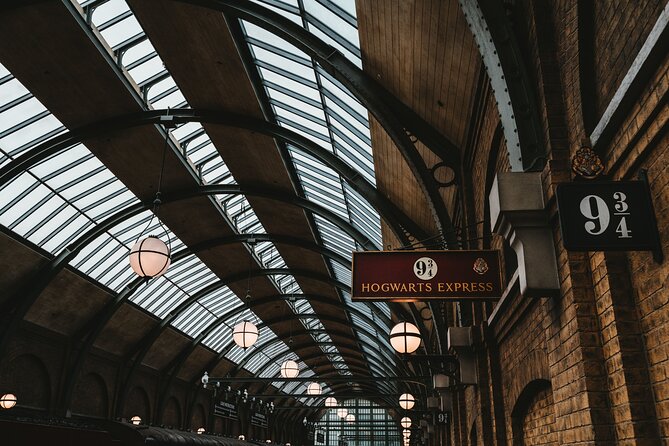 Harry Potter Private Tour in London - Piccadilly Circus and Trafalgar Square: the quick teleport set-up